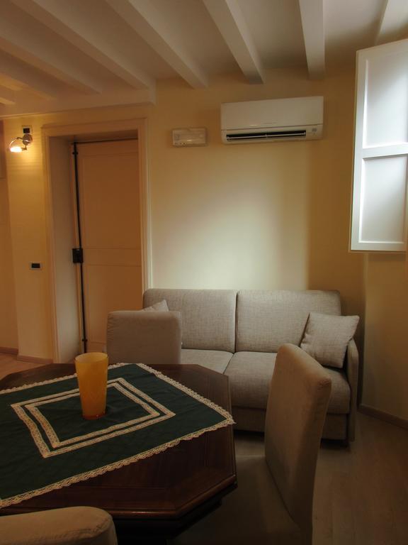 Mimi Apartment Lucca Oda fotoğraf